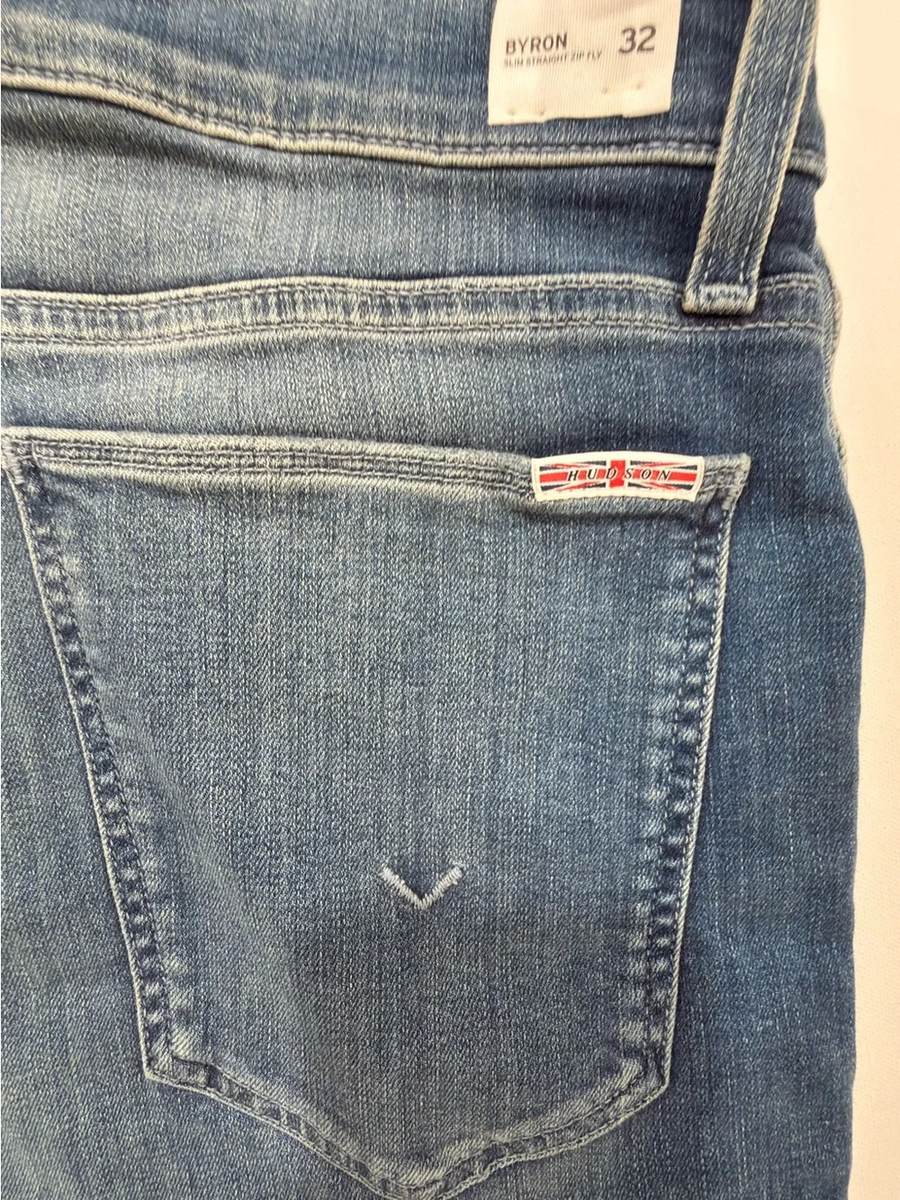 Hudson Byron Straight Men’s Jeans Size 32 Light Wash NWT